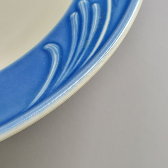 Vintage Lenox Poppies Rainbow Blue Dinner Plate, Raised Floral, Blue Rim, c1998 - Picture 5 of 10